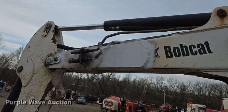 image for item EQ6887 2005 Bobcat  435 mini excavator