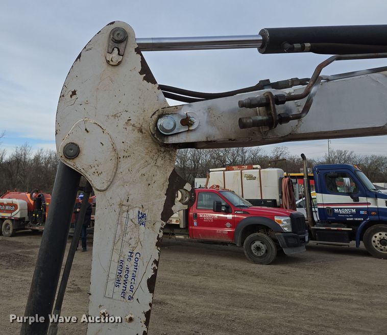 image for item EQ6887 2005 Bobcat  435 mini excavator