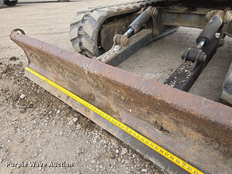 image for item EQ6887 2005 Bobcat  435 mini excavator