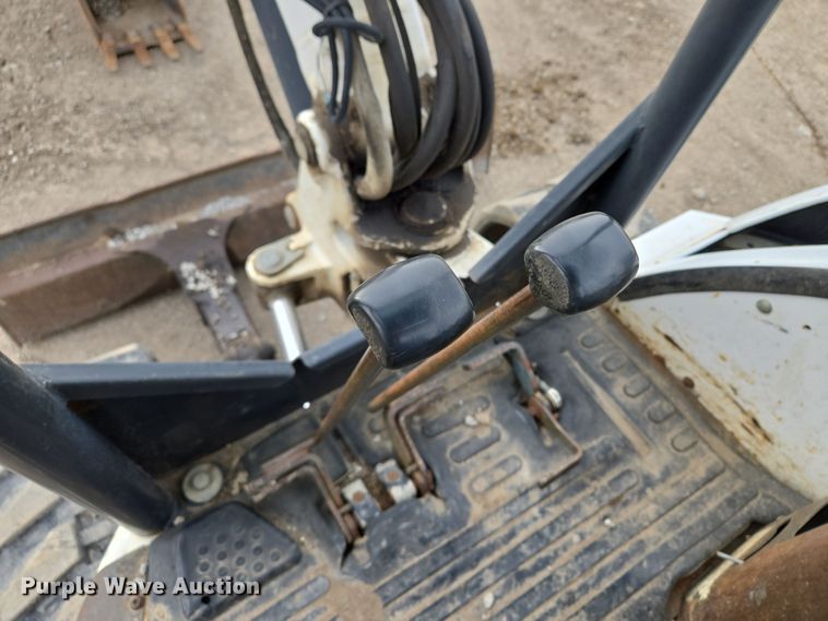 image for item EQ6887 2005 Bobcat  435 mini excavator