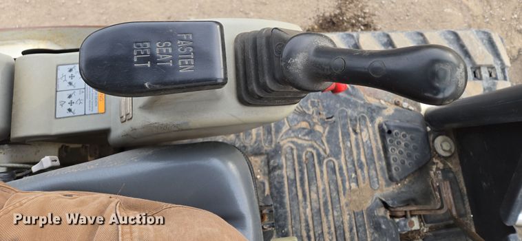 image for item EQ6887 2005 Bobcat  435 mini excavator