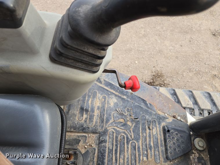 image for item EQ6887 2005 Bobcat  435 mini excavator