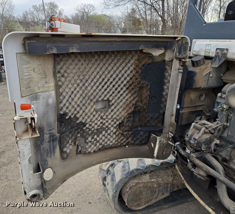 image for item EQ6887 2005 Bobcat  435 mini excavator