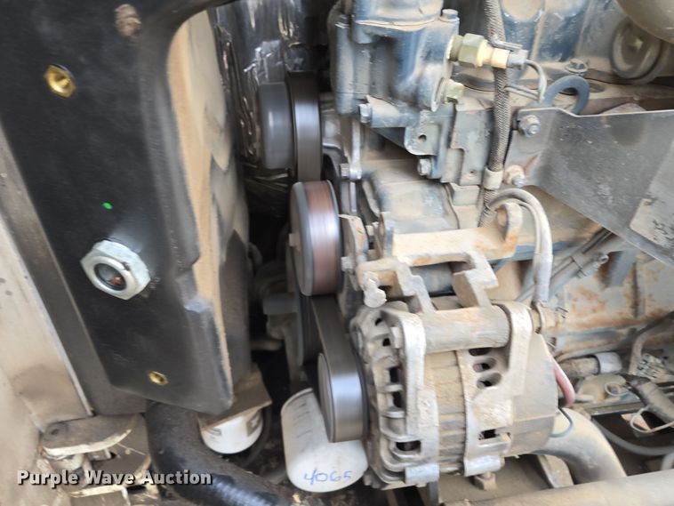 image for item EQ6887 2005 Bobcat  435 mini excavator