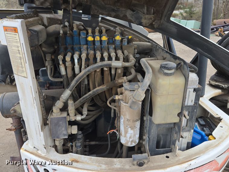 image for item EQ6887 2005 Bobcat  435 mini excavator