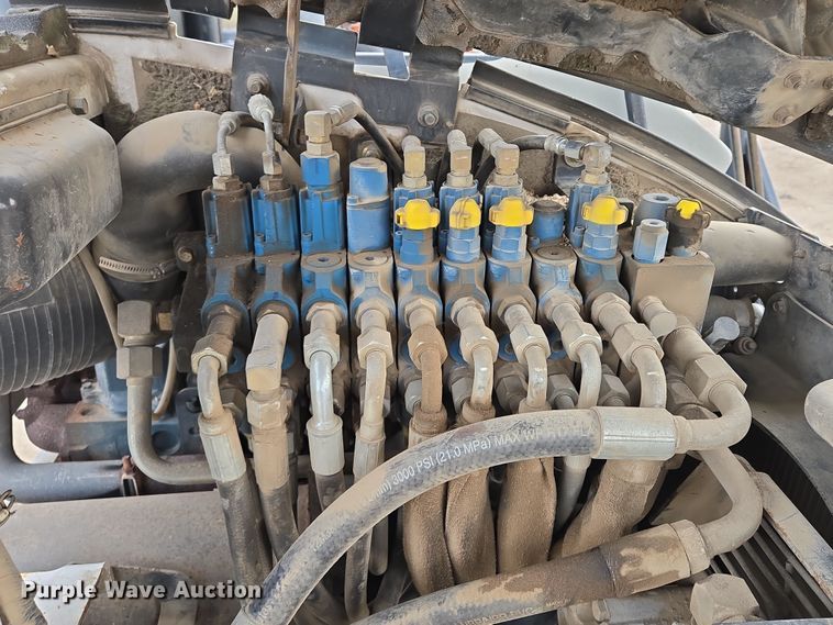 image for item EQ6887 2005 Bobcat  435 mini excavator