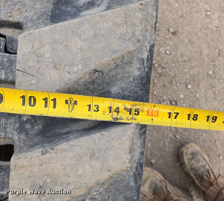 image for item EQ6887 2005 Bobcat  435 mini excavator