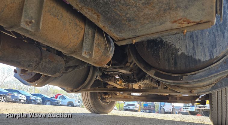 image for item EQ6889 1998 Ford AT9513 flatbed truck