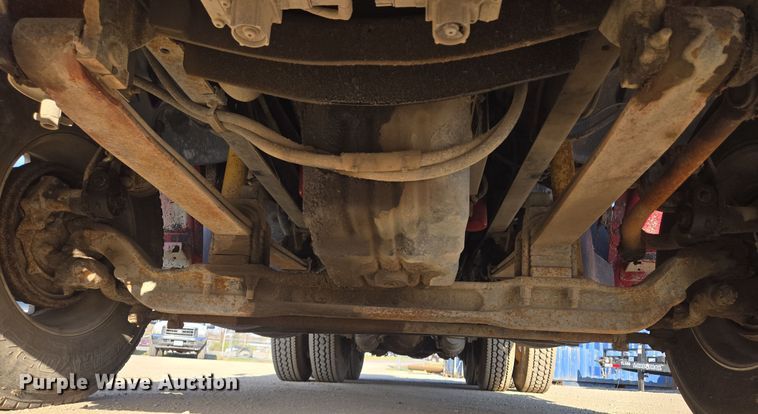 image for item EQ6889 1998 Ford AT9513 flatbed truck