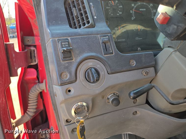 image for item EQ6889 1998 Ford AT9513 flatbed truck