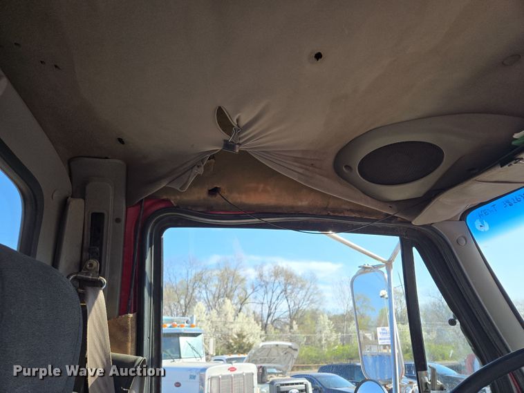 image for item EQ6889 1998 Ford AT9513 flatbed truck