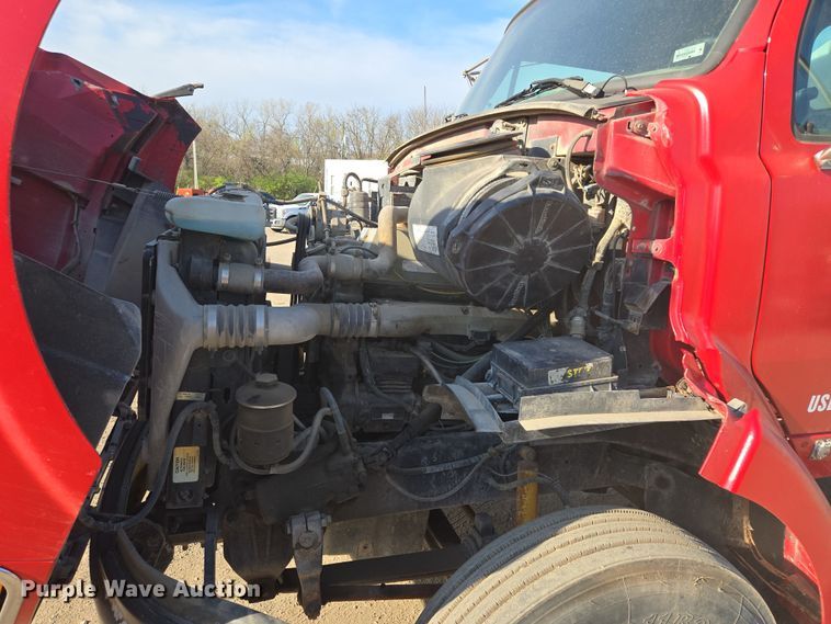 image for item EQ6889 1998 Ford AT9513 flatbed truck