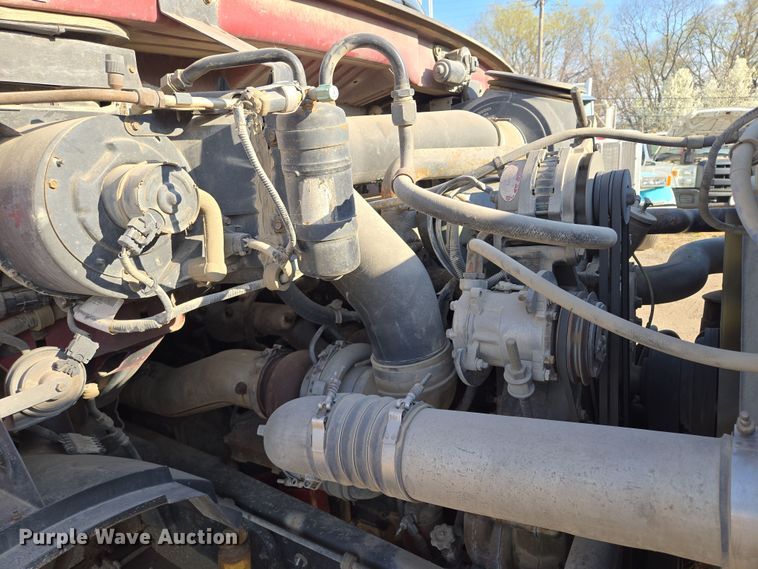 image for item EQ6889 1998 Ford AT9513 flatbed truck