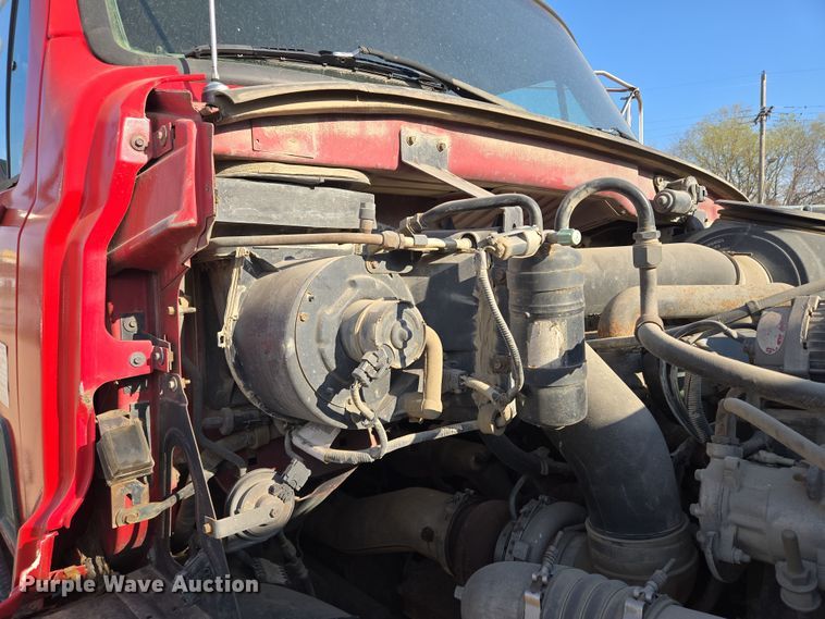 image for item EQ6889 1998 Ford AT9513 flatbed truck