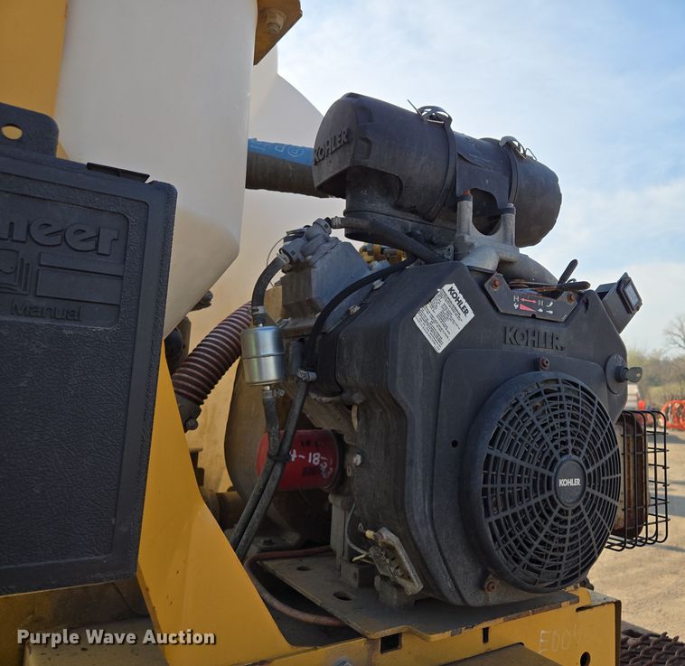 image for item EQ6889 1998 Ford AT9513 flatbed truck