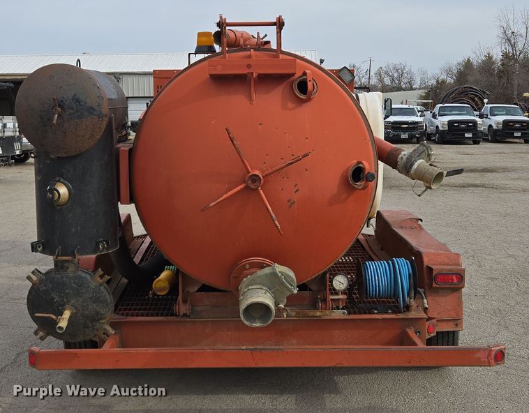 image for item EQ6892 2006 Ditch Witch  FX60 vacuum trailer