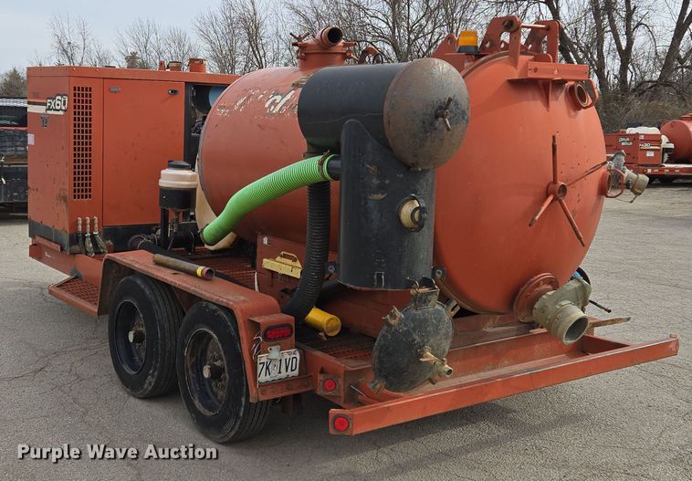 image for item EQ6892 2006 Ditch Witch  FX60 vacuum trailer