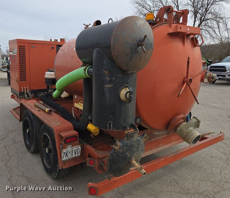 image for item EQ6892 2006 Ditch Witch  FX60 vacuum trailer