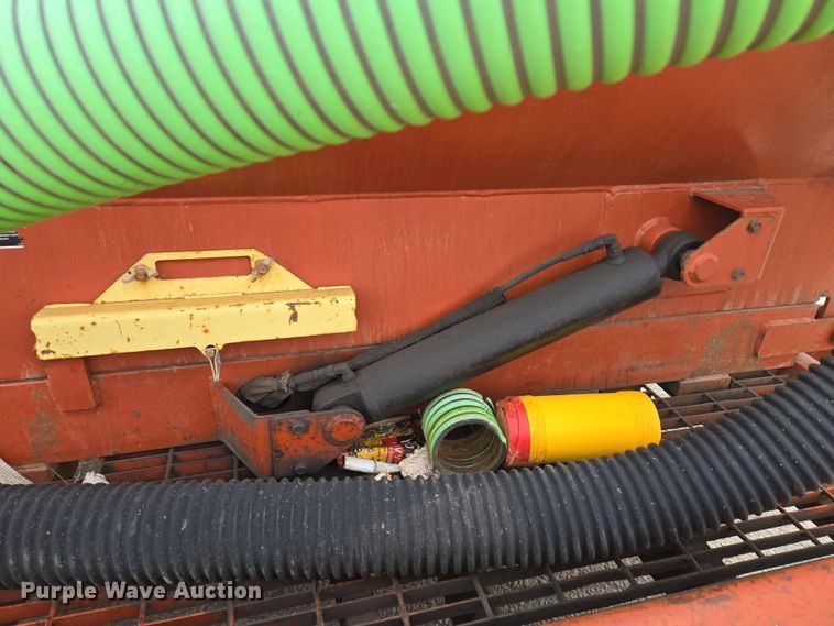 image for item EQ6892 2006 Ditch Witch  FX60 vacuum trailer