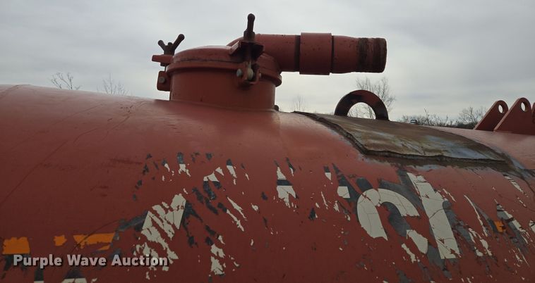 image for item EQ6892 2006 Ditch Witch  FX60 vacuum trailer