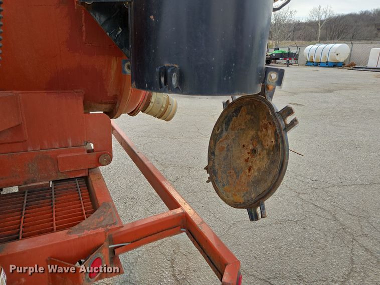 image for item EQ6892 2006 Ditch Witch  FX60 vacuum trailer