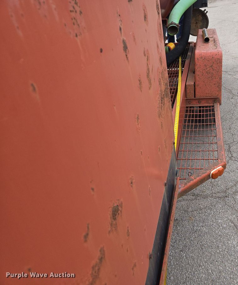 image for item EQ6892 2006 Ditch Witch  FX60 vacuum trailer