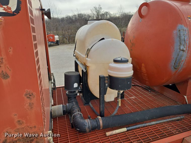 image for item EQ6892 2006 Ditch Witch  FX60 vacuum trailer