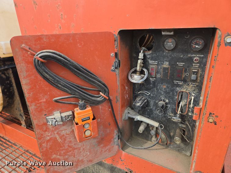 image for item EQ6892 2006 Ditch Witch  FX60 vacuum trailer