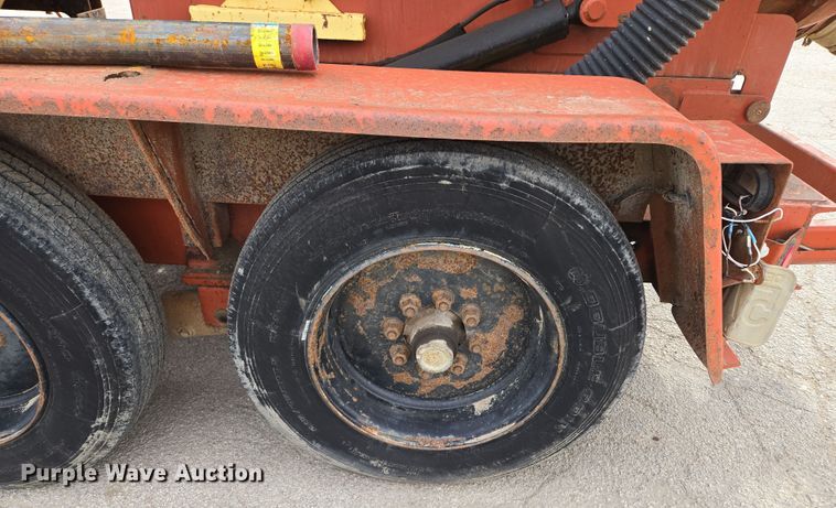image for item EQ6892 2006 Ditch Witch  FX60 vacuum trailer