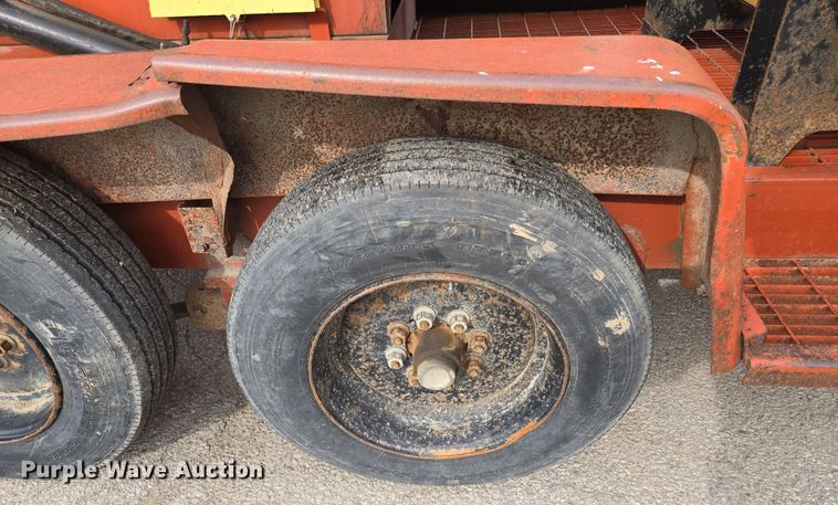 image for item EQ6892 2006 Ditch Witch  FX60 vacuum trailer