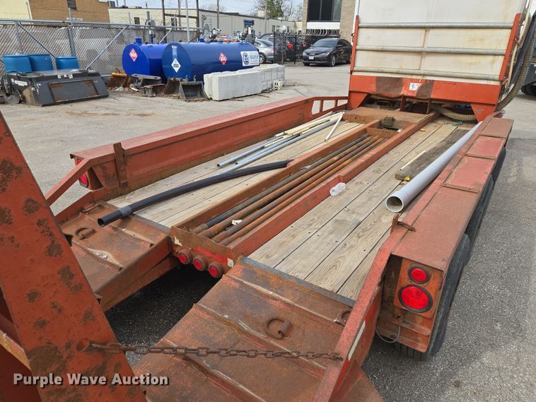 image for item EQ6893 2006 Belshe equipment trailer
