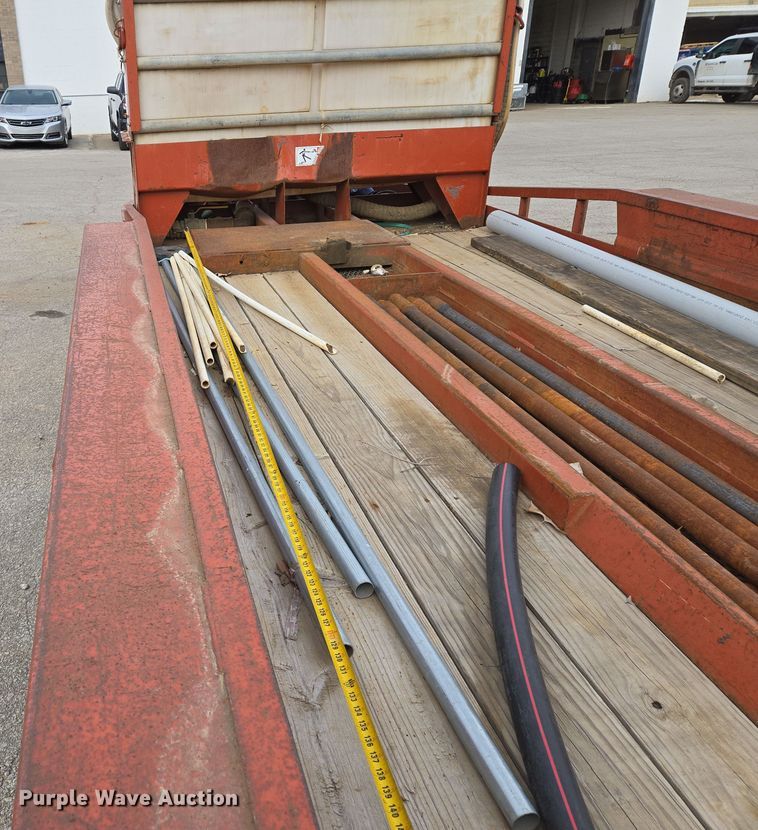 image for item EQ6893 2006 Belshe equipment trailer