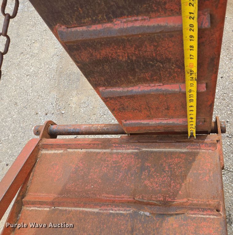 image for item EQ6893 2006 Belshe equipment trailer