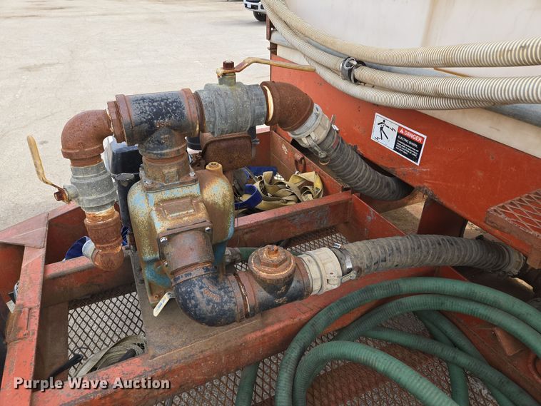 image for item EQ6893 2006 Belshe equipment trailer