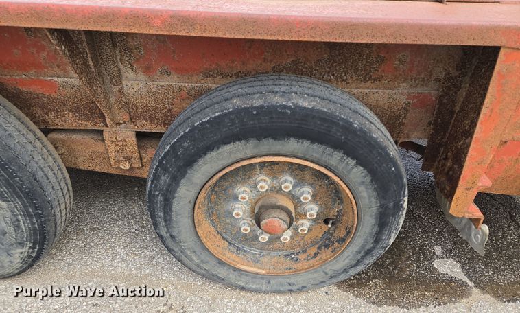 image for item EQ6893 2006 Belshe equipment trailer