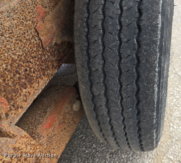 image for item EQ6893 2006 Belshe equipment trailer