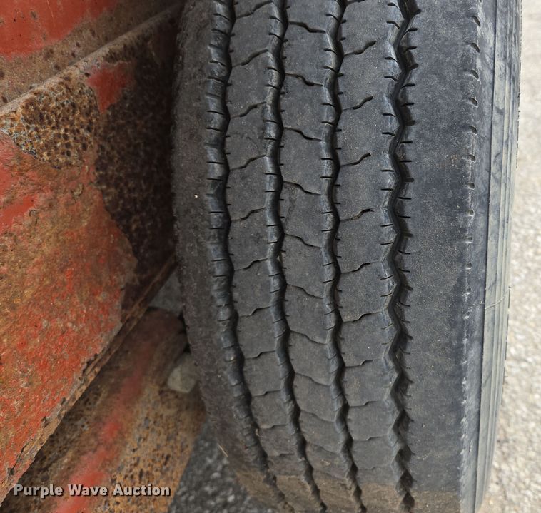 image for item EQ6893 2006 Belshe equipment trailer