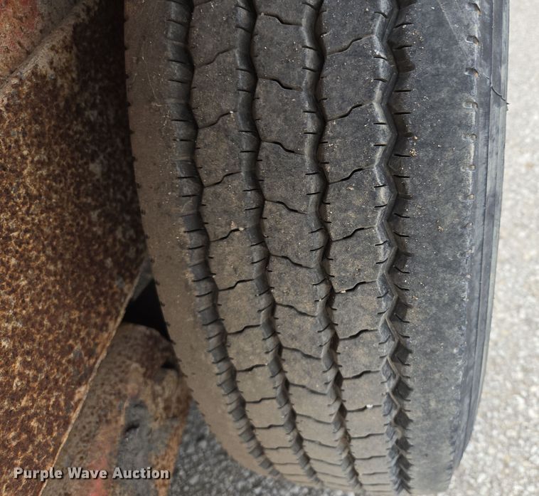 image for item EQ6893 2006 Belshe equipment trailer