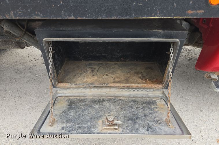 image for item EQ6903 1999 Ford  F550 Super Duty  rollback truck