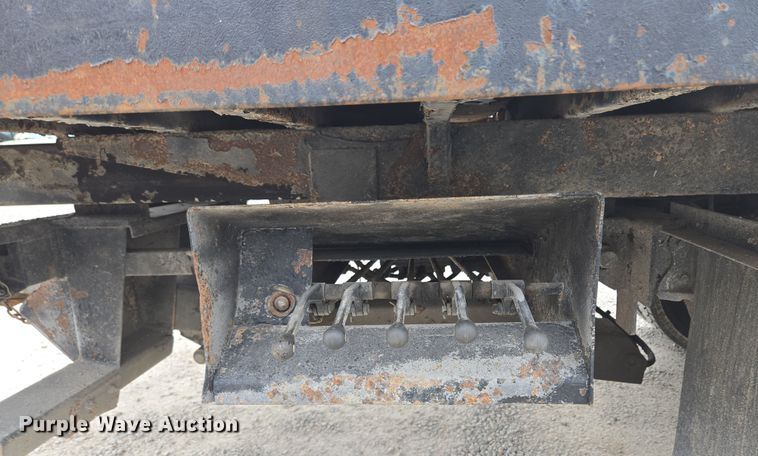 image for item EQ6903 1999 Ford  F550 Super Duty  rollback truck