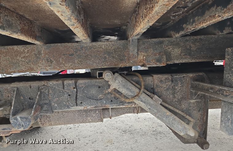 image for item EQ6903 1999 Ford  F550 Super Duty  rollback truck