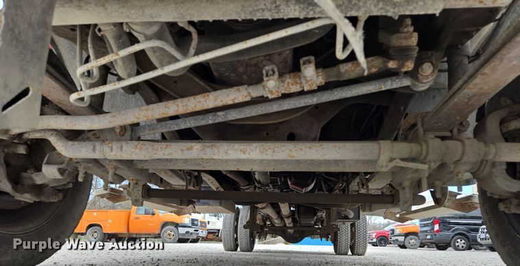 image for item EQ6903 1999 Ford  F550 Super Duty  rollback truck