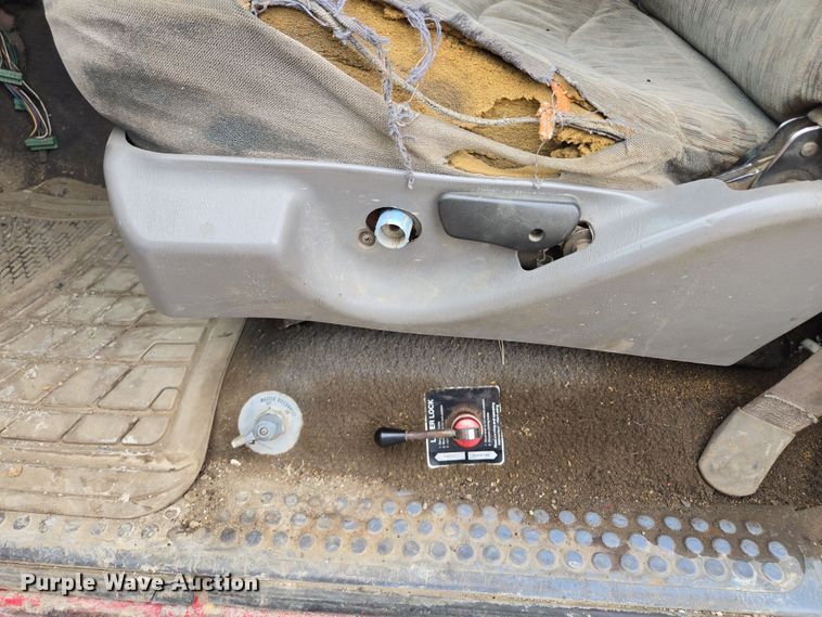 image for item EQ6903 1999 Ford  F550 Super Duty  rollback truck