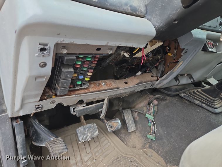 image for item EQ6903 1999 Ford  F550 Super Duty  rollback truck