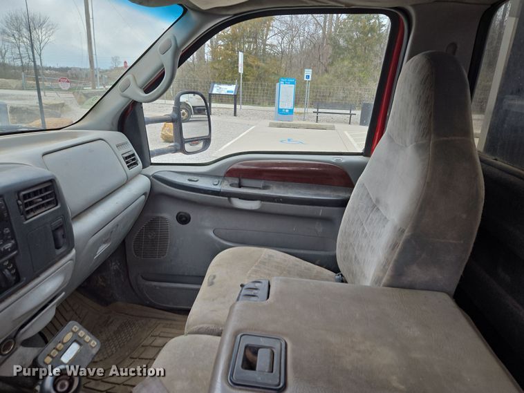 image for item EQ6903 1999 Ford  F550 Super Duty  rollback truck