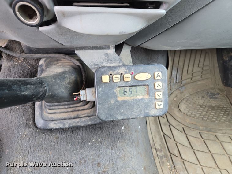 image for item EQ6903 1999 Ford  F550 Super Duty  rollback truck