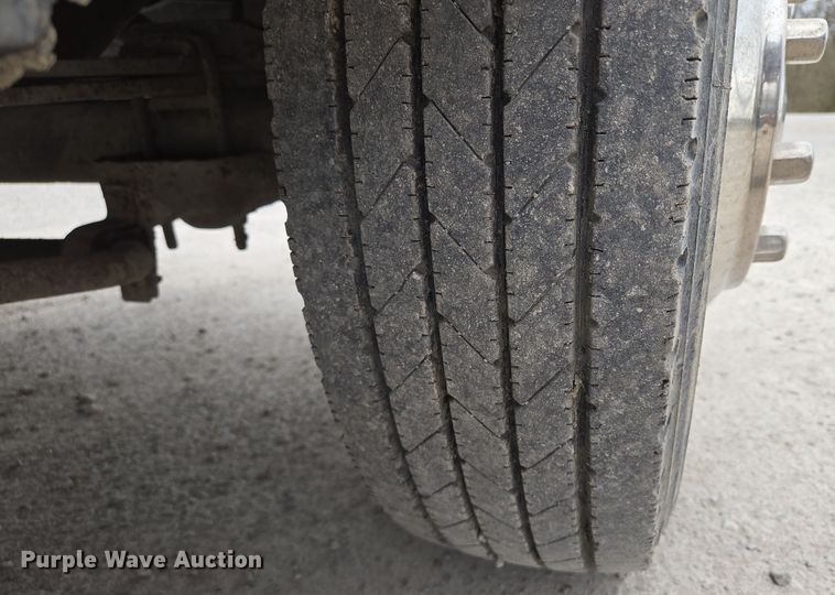 image for item EQ6903 1999 Ford  F550 Super Duty  rollback truck