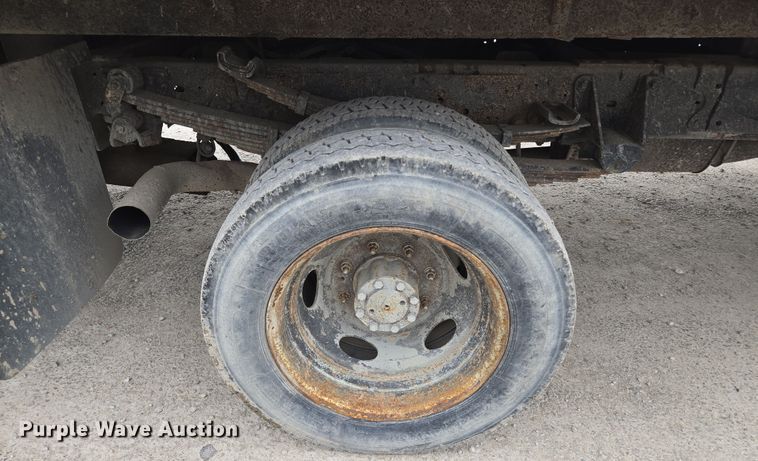 image for item EQ6903 1999 Ford  F550 Super Duty  rollback truck