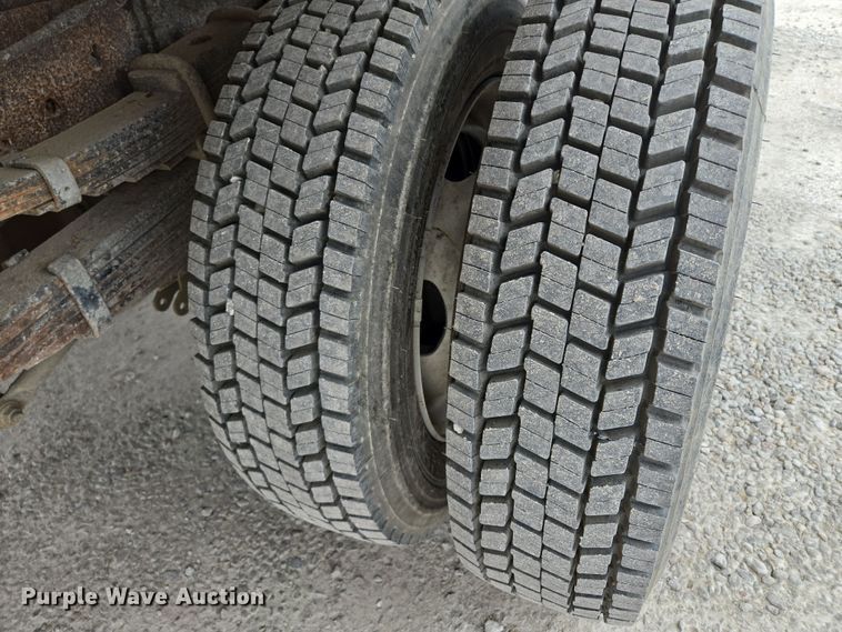 image for item EQ6903 1999 Ford  F550 Super Duty  rollback truck