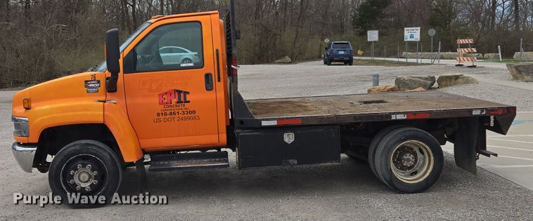 image for item EQ6904 2008 GMC  C4500 flatbed truck